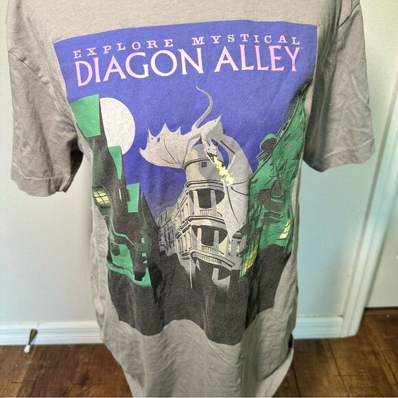 Universal Studios Gray Diagon Alley Short Sleeve Tee - Picture 5 of 7